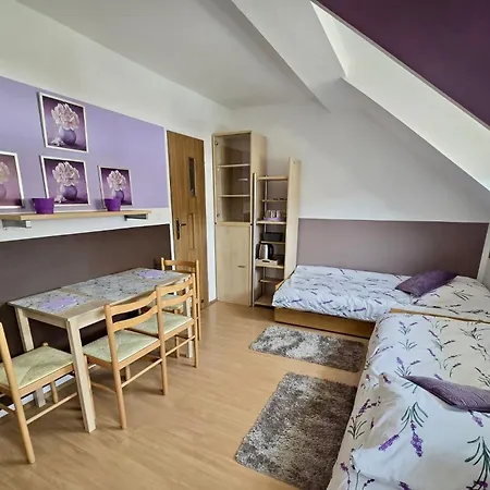 Azalia Ubytování v soukromí *