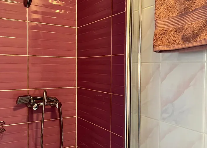 בית אירוח Azalia *