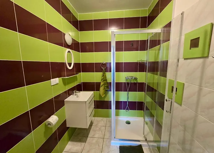 בית אירוח Azalia *