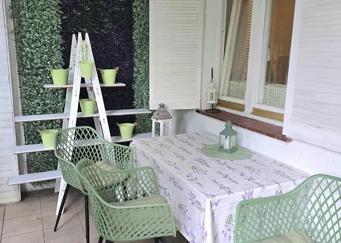 בית אירוח Azalia